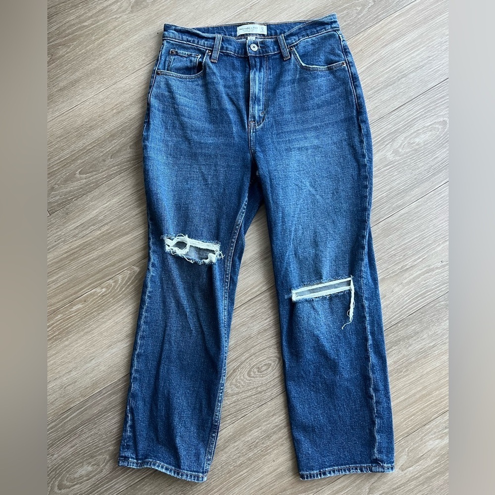 Abercrombie & Fitch Women's The ankle Straight Leg Distressed Blue Jeans 8 Short